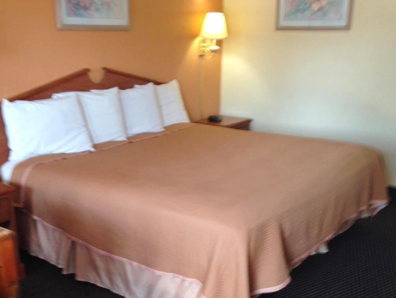 Americas Best Value Inn & Suites - Senatobia Exterior foto